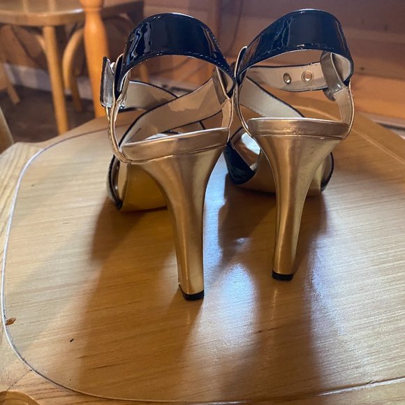 Vintage Michael by Michael Kors Patent Sandal Size 6M - Picture 4 of 6